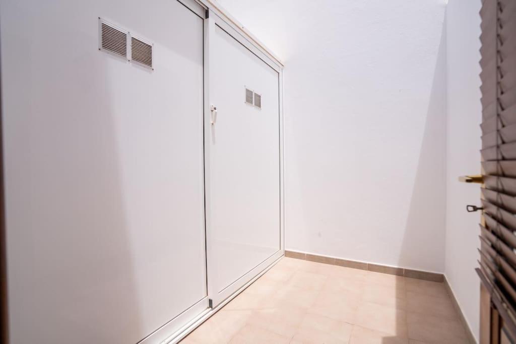 Beautiful Home In Lanzarote 5 Mins From Marina Плая Бланка Екстериор снимка