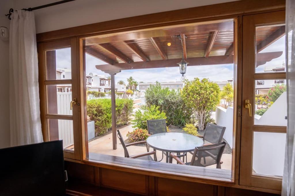 Beautiful Home In Lanzarote 5 Mins From Marina Плая Бланка Екстериор снимка